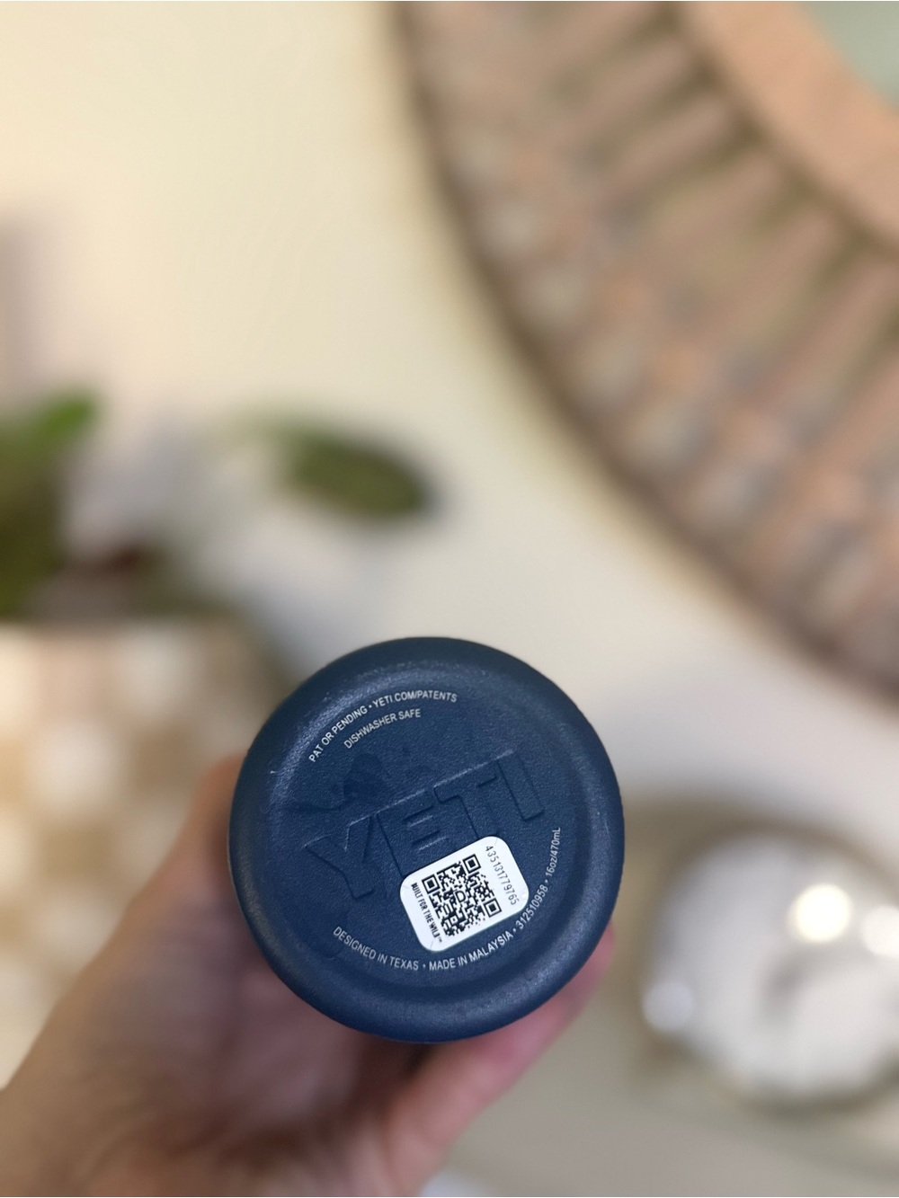 Yeti Navy Blue Insulated Travel Bottle with Black Cap - Picture 5 of 5